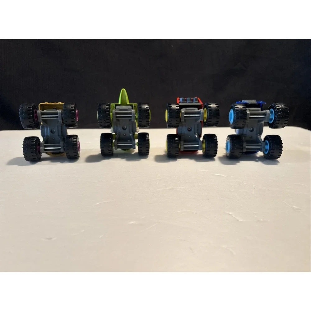 Blaze and the Monster Machines Racing Flag Blaze,Crusher, Zeg Die Cast-Lot of 4